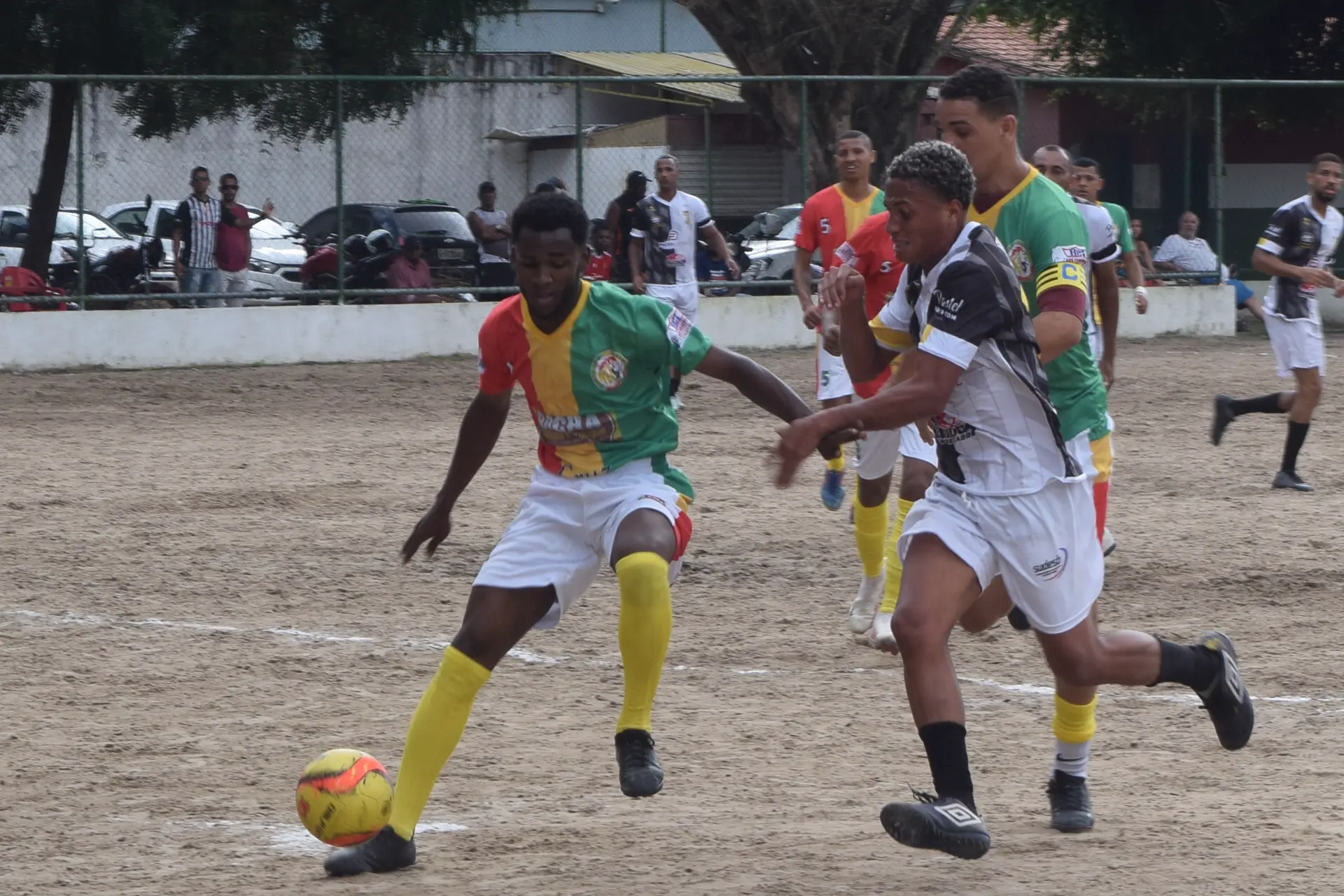 No domingo Quatro Jogos Abriram Copa de Futebol Interbairros de de Feira de Santana