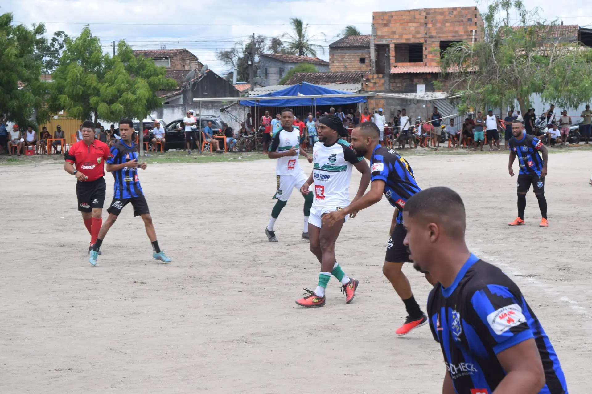 Equipes do Liberdade e o Sete FC na Final do Campeonato de Futebol Amador do Tomba